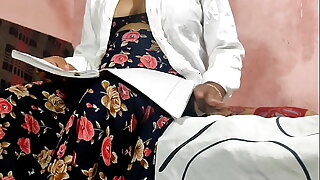 Marwadi tutor teaches Hindi by showing off her length.