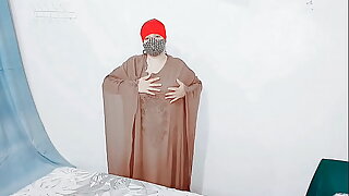 A steamy encounter with an enticing Muslim mature lady from Mumbai, revealing her secrets as she pleasures herself with a pen.